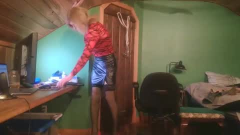 slutjennifertransxx online show from 10-31-25, 02:56