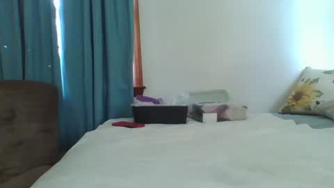 Snapshot of sluttamer72 chatting on 02-04-25, 04:18 Jade and Thomas online show from 02-04-25, 04:18