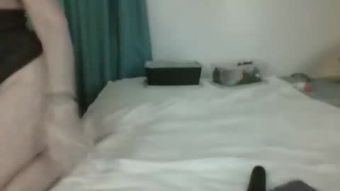 Snapshot of sluttamer72 chatting on 06-11-26, 12:32 Jade and Thomas online show from 06-11-26, 12:32