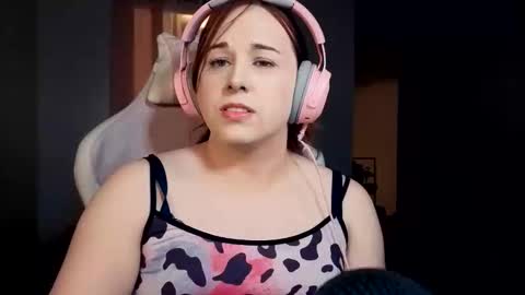 Snapshot of sluttia chatting on 03-03-26, 03:56 Heavenly online show from 03-03-26, 03:56