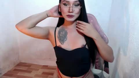 Snapshot of slutty_classyxx chatting on 02-14-26, 06:37 Lovie online show from 02-14-26, 06:37