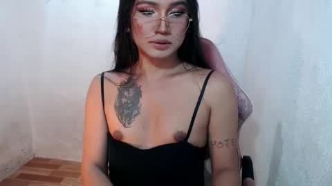 Snapshot of slutty_classyxx chatting on 02-20-26, 06:30 Lovie online show from 02-20-26, 06:30