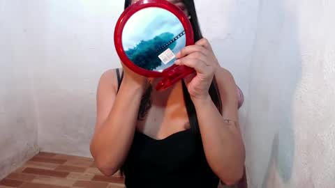 Snapshot of slutty_classyxx chatting on 02-25-26, 02:43 Lovie online show from 02-25-26, 02:43