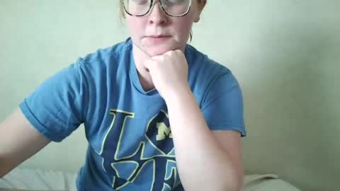 Snapshot of slutty_redhead3 chatting on 06-13-26, 04:27 Slutty redhead3 online show from 06-13-26, 04:27