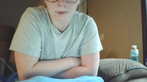 Snapshot of slutty_redhead3 chatting on 06-25-26, 12:32 Slutty redhead3 online show from 06-25-26, 12:32