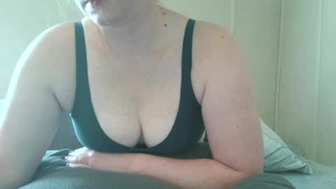 Snapshot of slutty_redhead3 chatting on 06-25-26, 04:11 Slutty redhead3 online show from 06-25-26, 04:11
