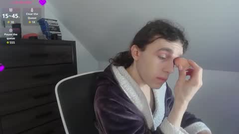 Natsu online show from 03-18-26, 04:10