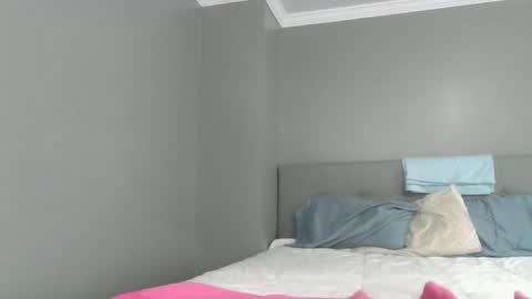 Snapshot of sluttyjess31 chatting on 02-26-26, 04:17 Jessica online show from 02-26-26, 04:17