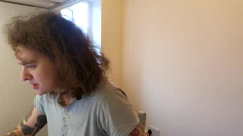 Snapshot of sluttysuzie17 chatting on 05-17-26, 05:09 SluttySuzie17 online show from 05-17-26, 05:09