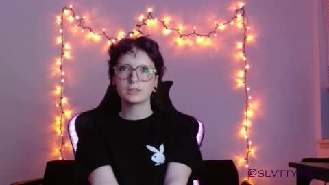 Snapshot of slvttysie chatting on 11-13-25, 11:47 Sierra online show from 11-13-25, 11:47