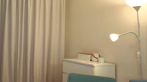 Lily online show from 10-23-25, 01:43