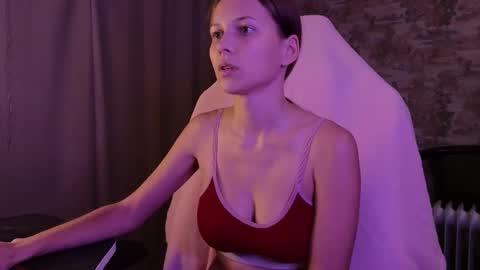 Emma online show from 11-21-25, 06:28