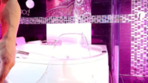 Small Hot19 online show from 12-19-25, 09:16