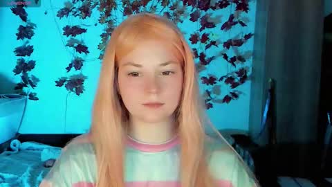 Snapshot of smallimpmeili chatting on 10-22-25, 09:03 smallimpmeili online show from 10-22-25, 09:03