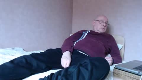 Snapshot of smallsteve562 chatting on 02-26-26, 02:49 Steve online show from 02-26-26, 02:49