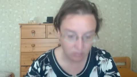 Snapshot of smart_rose chatting on 06-18-26, 08:25 smart_rose online show from 06-18-26, 08:25