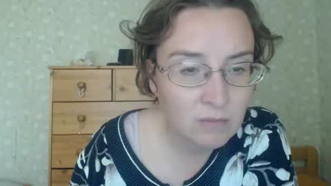 Snapshot of smart_rose chatting on 06-27-26, 12:22 smart_rose online show from 06-27-26, 12:22