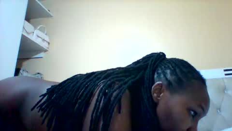 Snapshot of smartqueen1 chatting on 03-16-26, 05:44 Katerina online show from 03-16-26, 05:44