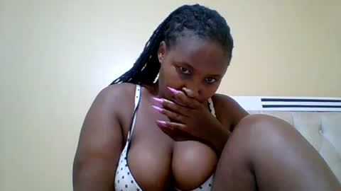 Snapshot of smartqueen1 chatting on 06-22-26, 03:25 Katerina online show from 06-22-26, 03:25
