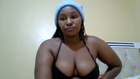 Snapshot of smartqueen1 chatting on 07-01-26, 12:56 Katerina online show from 07-01-26, 12:56