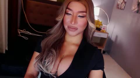 Snapshot of smasherqueen chatting on 05-20-26, 02:12 smasherqueen online show from 05-20-26, 02:12