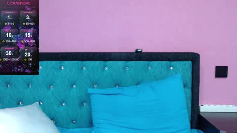 Snapshot of smile_cute_fox chatting on 11-18-25, 12:42 smile_cute_fox online show from 11-18-25, 12:42