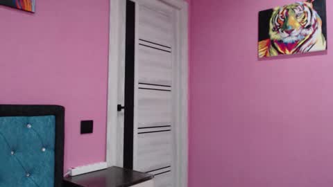 Snapshot of smile_cute_fox chatting on 12-19-25, 03:19 smile_cute_fox online show from 12-19-25, 03:19