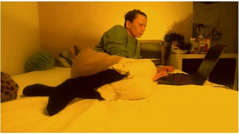 Snapshot of smile_dance_ chatting on 02-15-25, 11:17 smile_dance_ online show from 02-15-25, 11:17