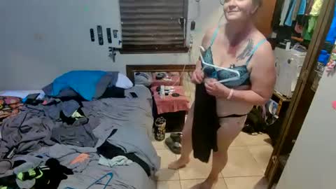 Snapshot of smilefame123 chatting on 02-04-25, 12:55 Smile Fa Me online show from 02-04-25, 12:55