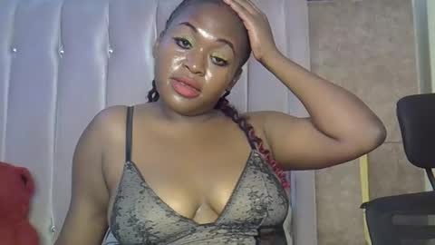 smiley_berry online show from 10-31-25, 02:12