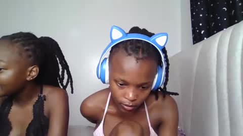 smiley luv1 online show from 12-19-25, 08:10