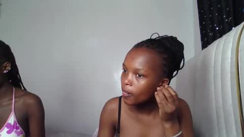 smiley luv1 online show from 02-23-26, 08:55