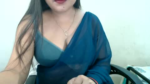 Snapshot of smiley_queen99 chatting on 06-28-26, 09:26 smiley online show from 06-28-26, 09:26