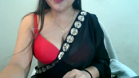 Snapshot of smiley_queen99 chatting on 07-01-26, 10:50 smiley online show from 07-01-26, 10:50