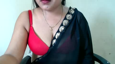 Snapshot of smiley_queen99 chatting on 07-04-26, 03:35 smiley online show from 07-04-26, 03:35