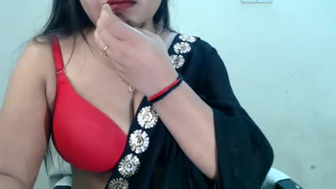 Snapshot of smiley_queen99 chatting on 07-11-26, 01:30 smiley online show from 07-11-26, 01:30