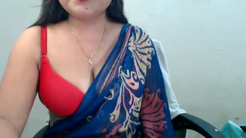 Snapshot of smiley_queen99 chatting on 07-14-26, 12:33 smiley online show from 07-14-26, 12:33