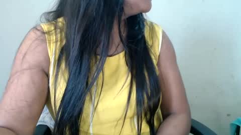 Snapshot of smiley_queen99 chatting on 07-17-26, 10:33 smiley online show from 07-17-26, 10:33