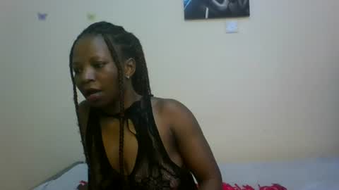 Snapshot of smillingmachine chatting on 07-26-26, 12:12 terry online show from 07-26-26, 12:12