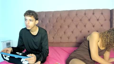 JONH SMITH AND ALIX SMITH online show from 11-25-25, 01:22