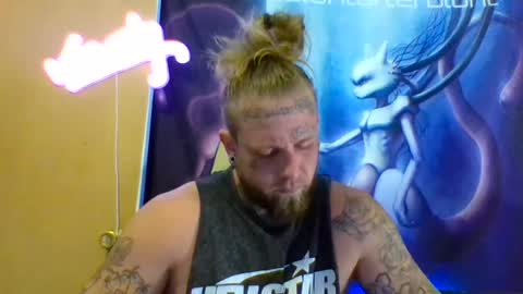 Snapshot of smokebluntafterblunt chatting on 06-17-26, 02:03 smoke online show from 06-17-26, 02:03