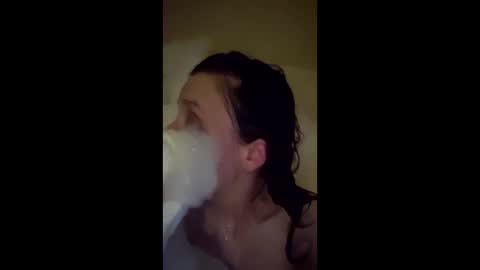 love bug online show from 02-25-26, 08:35