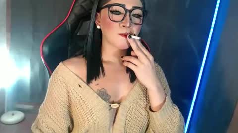Snapshot of smokeprincess chatting on 04-22-26, 02:29 Amanda online show from 04-22-26, 02:29