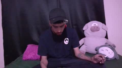 Snapshot of smoker00teddybear chatting on 11-01-25, 08:05 teddy online show from 11-01-25, 08:05