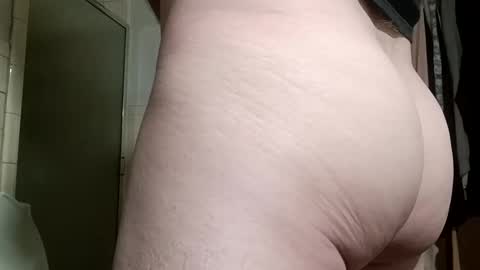 Snapshot of smokewagon22 chatting on 09-18-25, 07:43 smokewagon22 online show from 09-18-25, 07:43