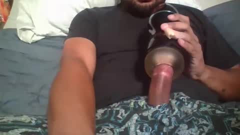 Snapshot of smokey573 chatting on 11-25-25, 11:27 memelucas online show from 11-25-25, 11:27
