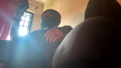 smokingorilla online show from 12-15-25, 07:12