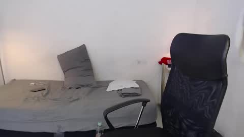 Snapshot of snak_master1 chatting on 09-18-25, 05:59 snak_master1 online show from 09-18-25, 05:59