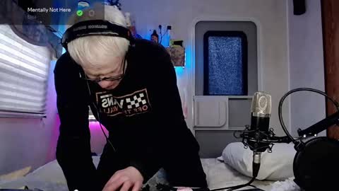 Snapshot of snarfle chatting on 03-04-25, 11:32 Viiscount Snarfle Von Snarfenberg online show from 03-04-25, 11:32