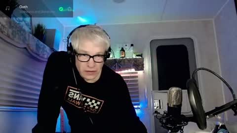 Snapshot of snarfle chatting on 03-07-25, 01:18 Viiscount Snarfle Von Snarfenberg online show from 03-07-25, 01:18